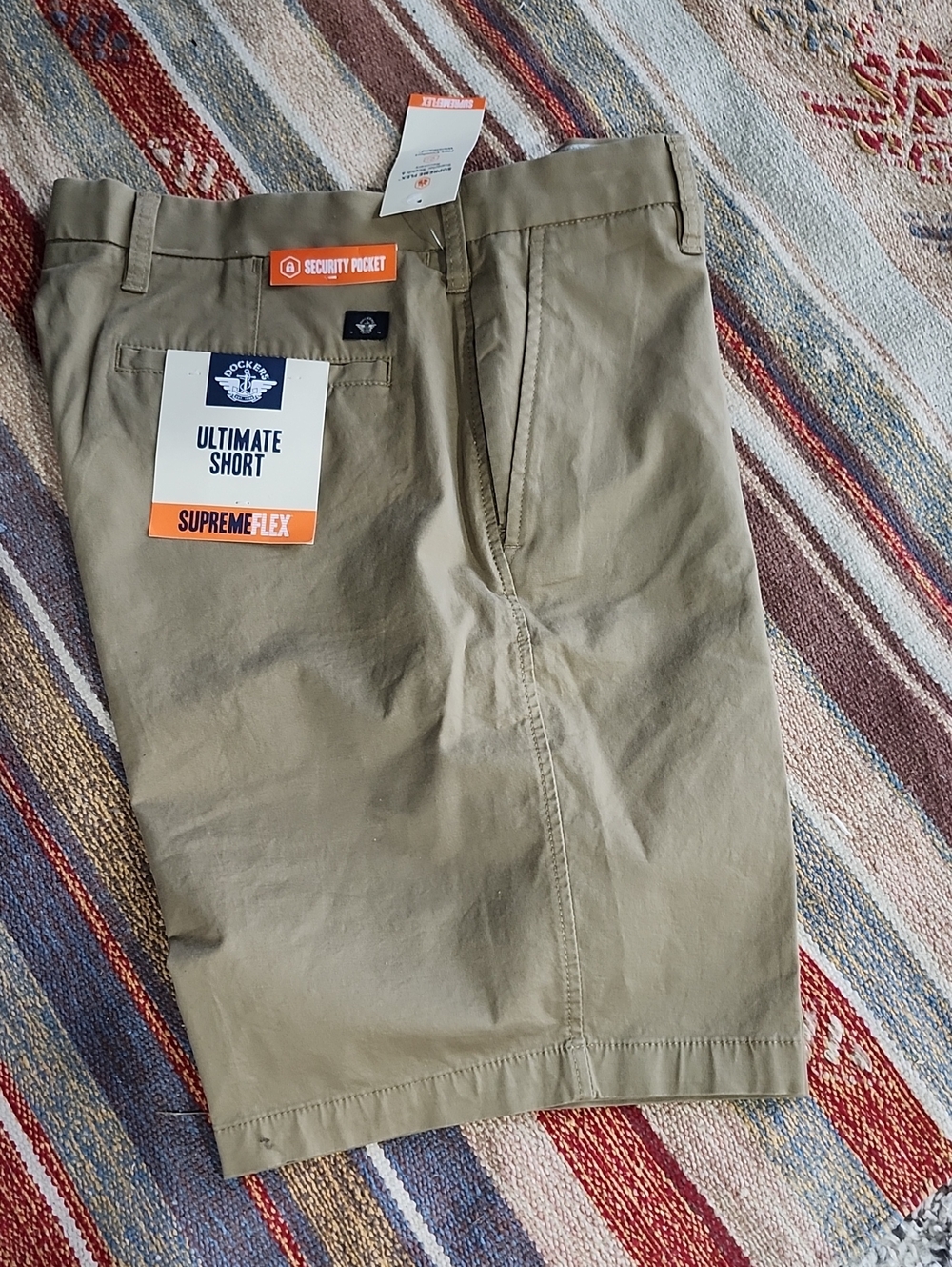 Dockers Flat-Front Men's Shorts in Khaki